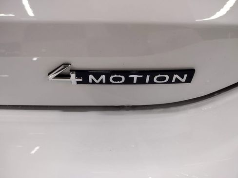 New 2026 Volkswagen Tiguan SE image 13