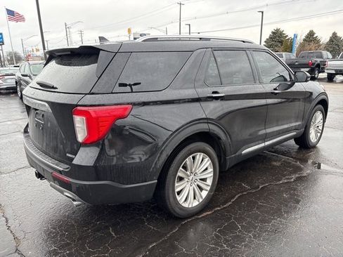 Used 2023 Ford Explorer Limited image 9