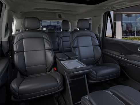 New 2026 Lincoln Navigator Reserve AWD/4WD image 36