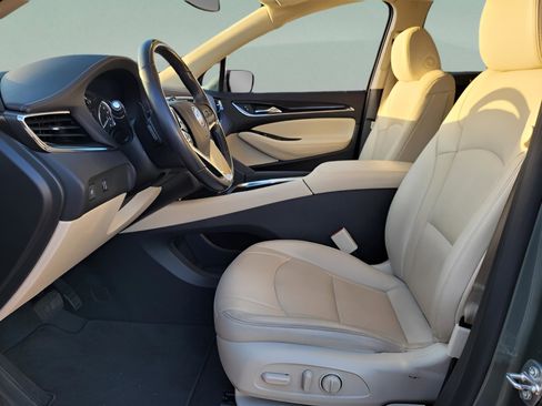 Used 2023 Buick Enclave Essence image 13
