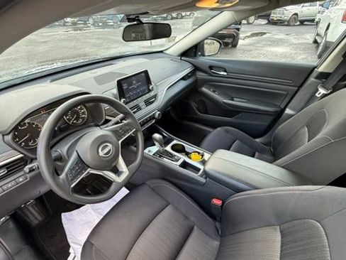 Used 2024 Nissan Altima 2.5 SV image 17