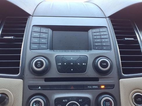 Used 2015 Ford Taurus SEL FWD image 11