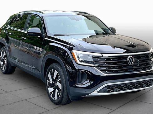 Used 2025 Volkswagen Atlas Cross Sport SE AWD/4WD image 3