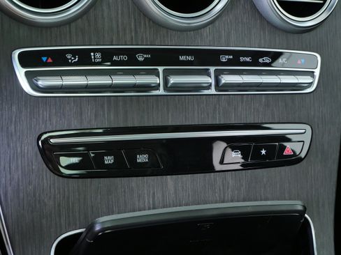 Certified 2021 Mercedes-Benz GLC 300 4MATIC w/ Premium Package image 27