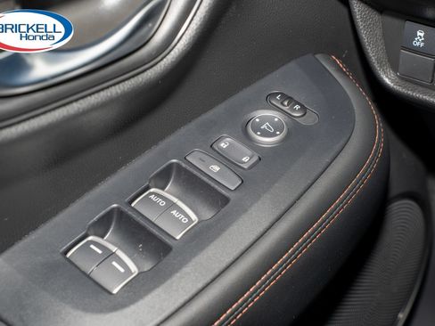 Certified 2025 Honda HR-V Sport image 27