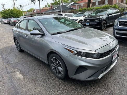 Used 2023 Kia Forte LXS FWD image 3