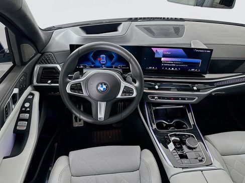 Used 2024 BMW X7 xDrive40i w/ M Sport Package AWD/4WD image 23