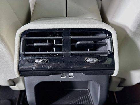 Used 2024 BMW i5 eDrive40i w/ M Sport Package RWD image 27