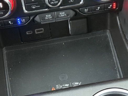 Used 2021 GMC Yukon XL SLT image 25