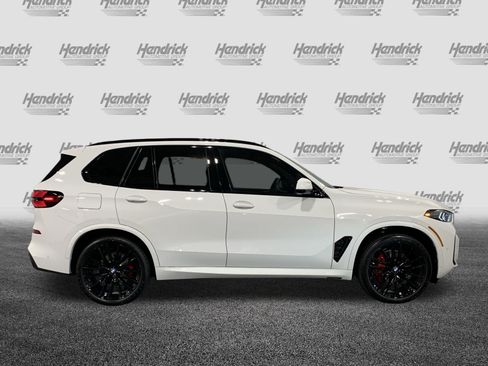 Used 2026 BMW X5 sDrive40i w/ M Sport Package RWD image 9