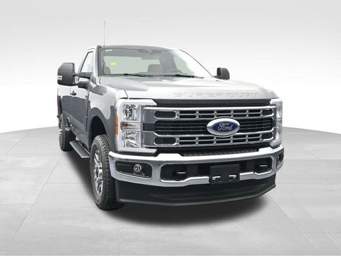 New 2025 Ford F350 XLT image 2