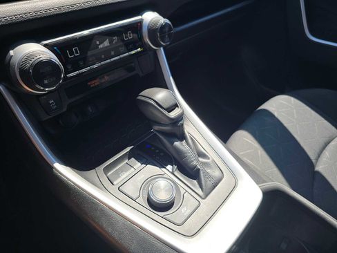 Used 2022 Toyota RAV4 XLE image 35