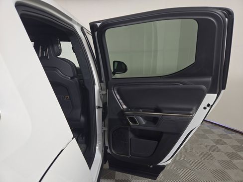 Used 2022 Rivian R1T Adventure image 19