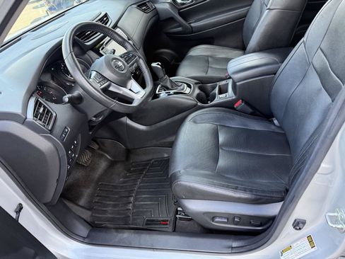 Used 2020 Nissan Rogue SL w/ Premium Package AWD/4WD image 12