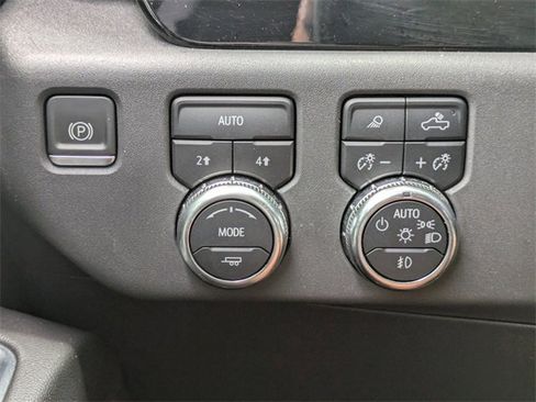 Used 2022 GMC Sierra 1500 SLT w/ SLT Convenience Package image 23