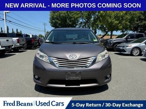 Used 2015 Toyota Sienna XLE Premium FWD image 9