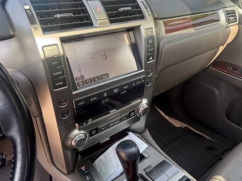 Used 2017 Lexus GX 460 Premium w/ Premium Package AWD/4WD image 17