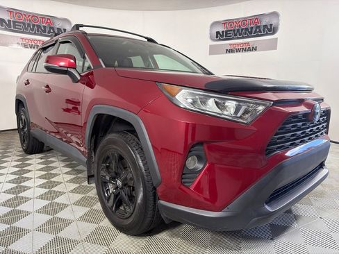 Used 2020 Toyota RAV4 XLE w/ Convenience Package AWD/4WD image 1