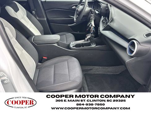 Used 2025 Chevrolet Trax LS FWD image 13