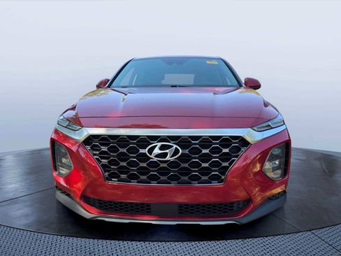 Used 2019 Hyundai Santa Fe SE image 2