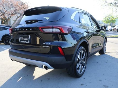 Used 2023 Ford Escape Platinum AWD/4WD image 5