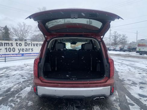 Used 2024 Kia Telluride S w/ S Sunroof Package image 4