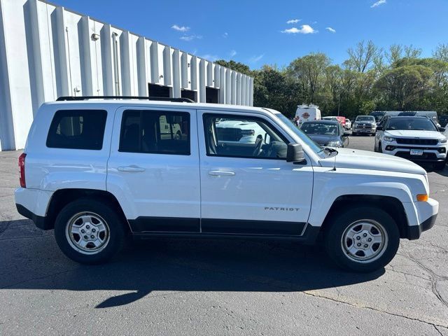 Used 2015 Jeep Patriot Sport w/ Power Value Group FWD image 11