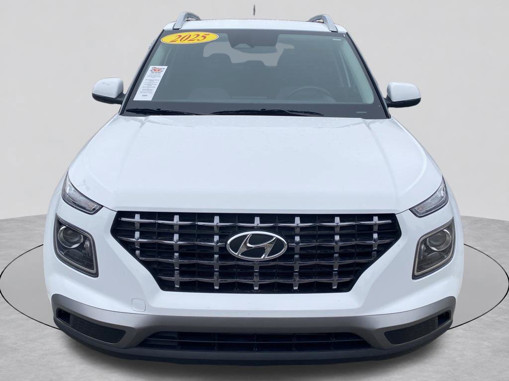 Used 2025 Hyundai Venue SEL FWD image 17