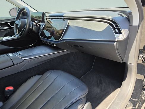 Used 2025 Mercedes-Benz E 350 4MATIC Sedan image 14