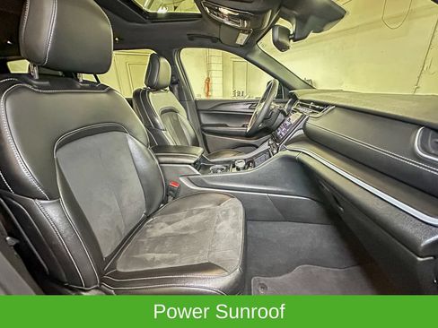 Used 2024 Jeep Grand Cherokee L Altitude AWD/4WD image 7