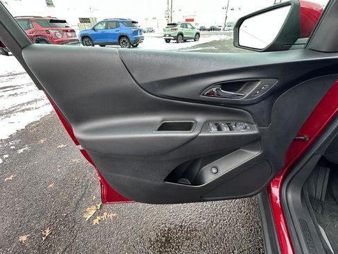 Used 2023 Chevrolet Equinox LT image 12