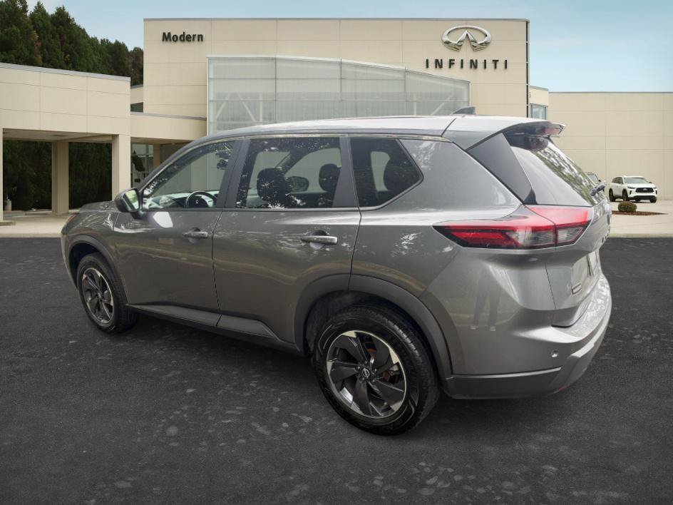 Used 2025 Nissan Rogue SV AWD/4WD image 6