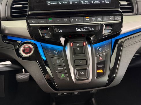 New 2026 Honda Odyssey Touring image 15