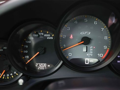 Used 2015 Porsche 911 GT3 image 27