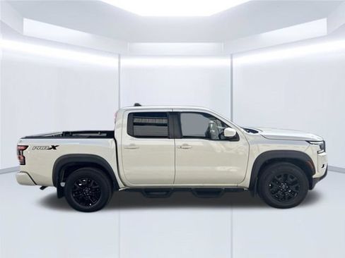Used 2022 Nissan Frontier Pro-X RWD image 5