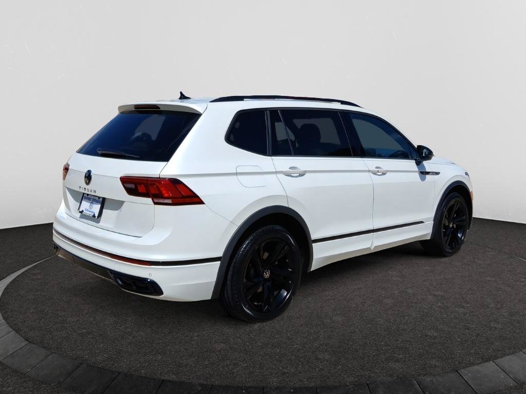 Used 2024 Volkswagen Tiguan SE R-Line w/ MDO Package, Three-Row FWD image 7