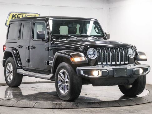 Used 2019 Jeep Wrangler Unlimited Sahara AWD/4WD image 5