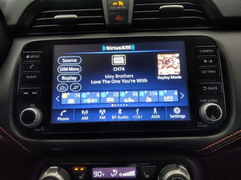 Used 2023 Nissan Versa SR w/ Trunk Package image 25