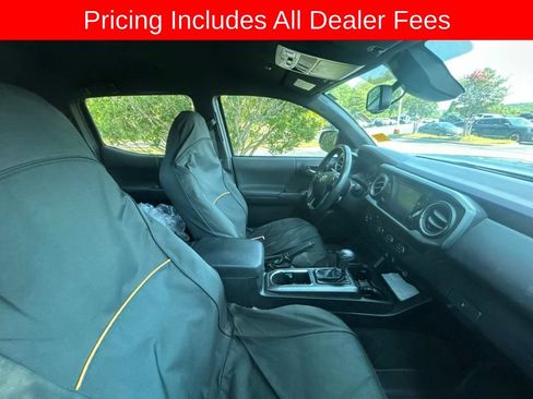 Used 2019 Toyota Tacoma TRD Off-Road RWD image 3