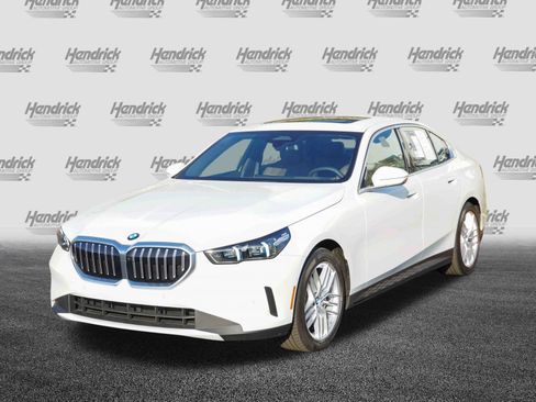 Certified 2025 BMW 530i xDrive w/ Premium Package image 5