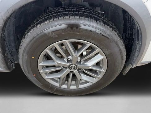 Used 2024 Nissan Rogue S FWD image 33