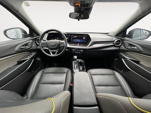 Used 2025 Chevrolet Trax ACTIV w/ Sunroof Package FWD image 14