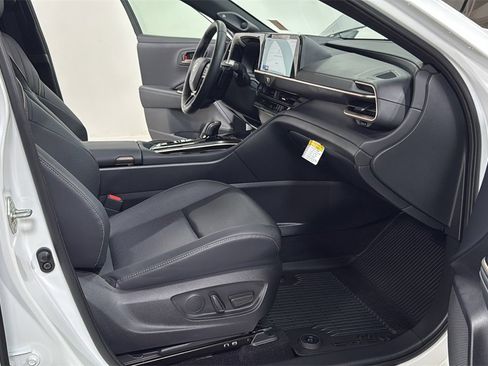 Certified 2026 Toyota Crown Platinum image 18