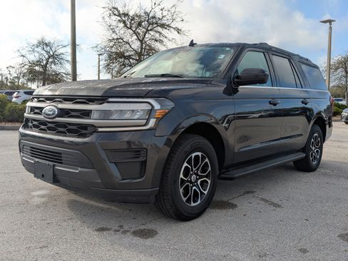 Used 2024 Ford Expedition Max XLT image 9