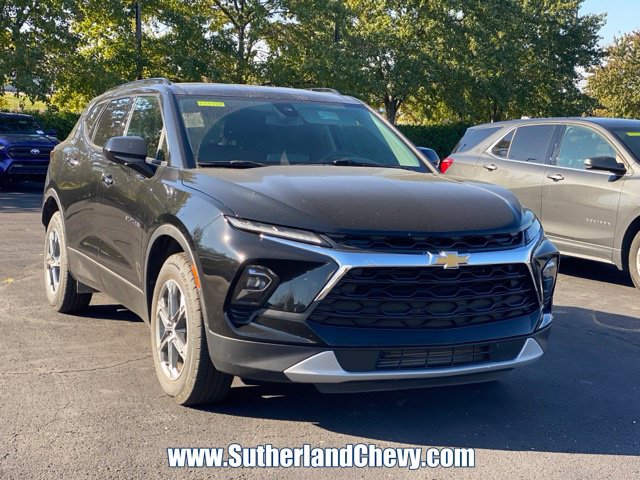 Used 2023 Chevrolet Blazer LT w/ Convenience Package AWD/4WD image 2