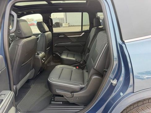 New 2026 GMC Acadia Denali w/ Super Cruise Package image 9