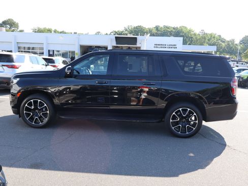 Used 2024 Chevrolet Suburban RST w/ Luxury Package AWD/4WD image 7