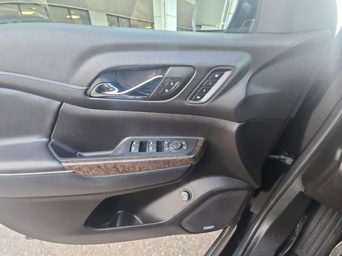 Used 2023 GMC Acadia Denali w/ Black Diamond Edition image 25