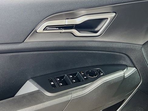 New 2026 Kia Sportage LX FWD image 17