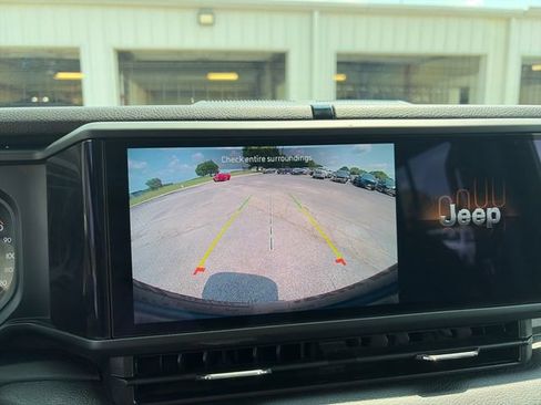 Used 2025 Jeep Wrangler Unlimited Sport AWD/4WD image 19